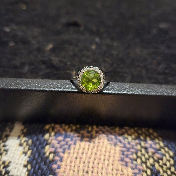 Round Bright Green Stone in 925 Stamped Silver Setting Size 6 - Picture 2 of 2